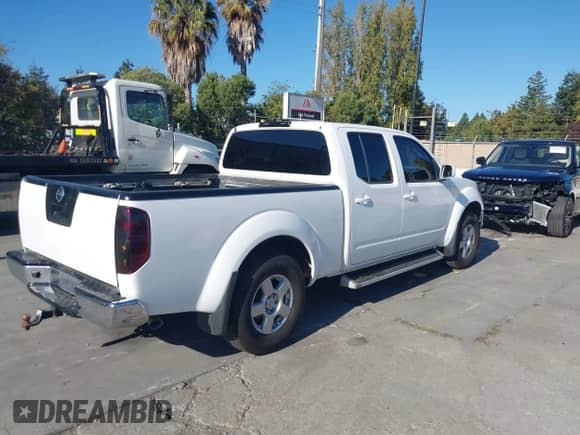 2007 Nissan Frontier SE z VIN 1N6AD09U37C450276, wystawiony jako IAAI lot #43422924 z przebiegiem 183 858 mil mil oraz . Historia ofert i sprzedaży dostępna na DreamBid. Obrazek 4.