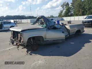 1998 Chevrolet Silverado 1500 z VIN 2GCEK19R0W1143163, wystawiony jako Copart lot #84401315 z przebiegiem Nie podano mil oraz Szkoda całkowita • Salvage title. Historia ofert i sprzedaży dostępna na DreamBid. Obrazek 1.