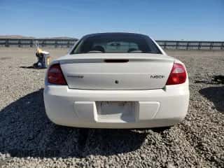 2004 Dodge Neon SE z VIN 1B3ES26C74D586001, wystawiony jako Copart lot #47102775 z przebiegiem 159 878 mil mil oraz Szkoda całkowita • Salvage title. Historia ofert i sprzedaży dostępna na DreamBid. Obrazek 6.