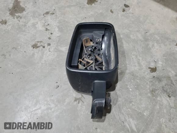 2016 Ram 1500 Express с VIN 3C6JR6AG6GG171938, выставлен на аукционе Copart как лот 89371865 с пробегом 152 756 миль миль и Списание • Salvage title. История ставок и продаж доступна на DreamBid. Изображение 12.