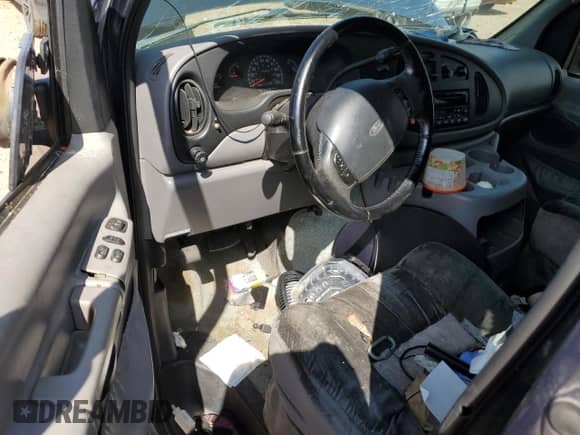 2001 Ford Econoline Cargo z VIN 1FDRE14W41HB55470, wystawiony jako Copart lot #64990214 z przebiegiem 176 643 mil mil oraz Czysty tytuł • Clean title. Historia ofert i sprzedaży dostępna na DreamBid. Obrazek 8.