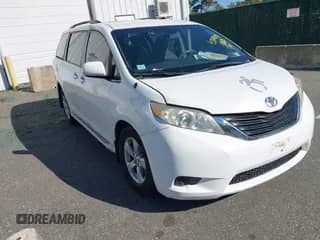 2013 Toyota Sienna LE AAS with VIN 5TDKK3DCXDS328568, listed as a IAAI auction lot 43501693 with 428,589 mi miles and . Bid and sale history available at DreamBid. Image 1.