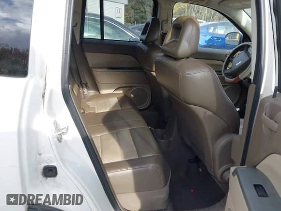 2007 Jeep Compass Limited with VIN 1J8FT57W87D108631, listed as a IAAI auction lot 43482463 with 157,157 mi miles and . Bid and sale history available at DreamBid. Image 8.