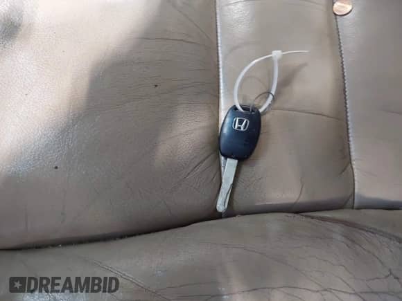 2006 Honda Accord EX-L с VIN 1HGCM56856A018817, выставлен на аукционе IAAI как лот 43356230 с пробегом 182 164 миль миль и . История ставок и продаж доступна на DreamBid. Изображение 11.
