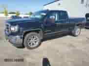 2017 GMC Sierra 1500 SLT z VIN 1GTV2NEJ6HZ158879, wystawiony jako Copart lot #70615824 z przebiegiem 63 818 mil mil oraz Czysty tytuł • Clean title. Historia ofert i sprzedaży dostępna na DreamBid. Obrazek 1.