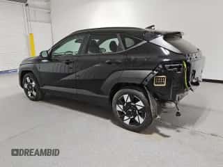 2025 Hyundai Kona SEL с VIN KM8HB3AB7SU221973, выставлен на аукционе Copart как лот 86009424 с пробегом 1 613 миль миль и Чистый • Clean title. История ставок и продаж доступна на DreamBid. Изображение 2.