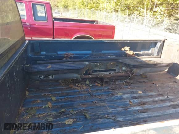 1991 GMC Sierra 1500 with VIN 2GTEK19K4M1502143, listed as a IAAI auction lot 43368830 with 190,000 mi miles and . Bid and sale history available at DreamBid. Image 12.