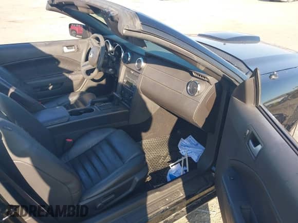 2009 Ford Mustang GT z VIN 1ZVHT85H195133807, wystawiony jako IAAI lot #41754860 z przebiegiem 58 955 mil mil oraz . Historia ofert i sprzedaży dostępna na DreamBid. Obrazek 5.