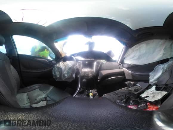 2015 Hyundai Sonata Limited z VIN KMHEC4A42FA131984, wystawiony jako IAAI lot #42186440 z przebiegiem Nie podano mil oraz . Historia ofert i sprzedaży dostępna na DreamBid. Obrazek 17.