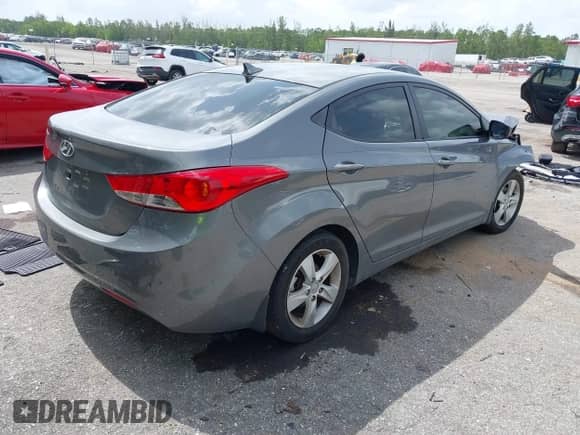 2013 Hyundai Elantra GLS с VIN 5NPDH4AE3DH162158, выставлен на аукционе IAAI как лот 42618010 с пробегом 186 965 миль миль и . История ставок и продаж доступна на DreamBid. Изображение 4.