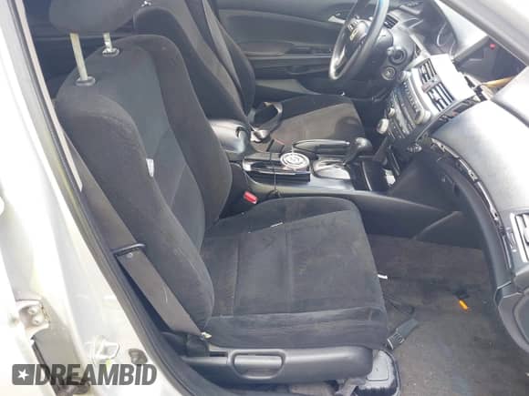 2009 Honda Accord EX z VIN 1HGCP36779A040874, wystawiony jako IAAI lot #42394631 z przebiegiem 246 713 mil mil oraz . Historia ofert i sprzedaży dostępna na DreamBid. Obrazek 5.