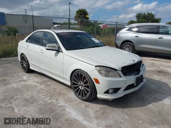 2009 Mercedes-Benz C 300 Sport с VIN WDDGF81X29R053319, выставлен на аукционе IAAI как лот 43488892 с пробегом 141 159 миль миль и . История ставок и продаж доступна на DreamBid. Изображение 1.