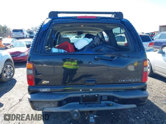 2002 Chevrolet Suburban Z71 с VIN 3GNFK16Z52G264577, выставлен на аукционе IAAI как лот 41581984 с пробегом 321 321 миль миль и . История ставок и продаж доступна на DreamBid. Изображение 16.