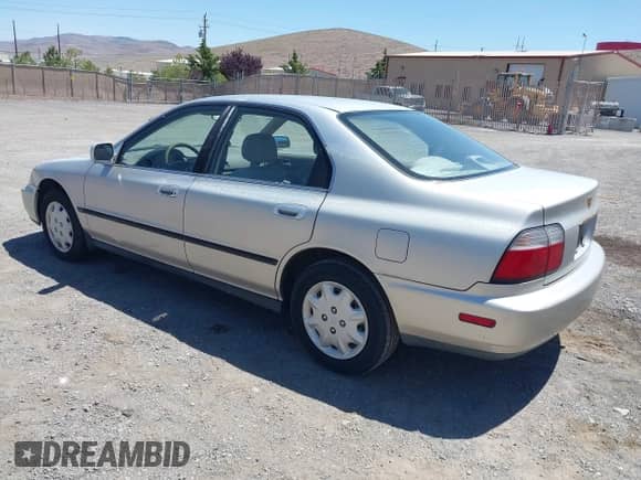 1997 Honda Accord LX с VIN 1HGCD5537VA036725, выставлен на аукционе IAAI как лот 42309612 с пробегом 182 864 миль миль и . История ставок и продаж доступна на DreamBid. Изображение 3.
