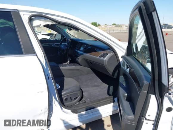 2015 Hyundai Genesis 3.8L с VIN KMHGN4JE8FU046125, выставлен на аукционе IAAI как лот 43289503 с пробегом 183 035 миль миль и . История ставок и продаж доступна на DreamBid. Изображение 5.