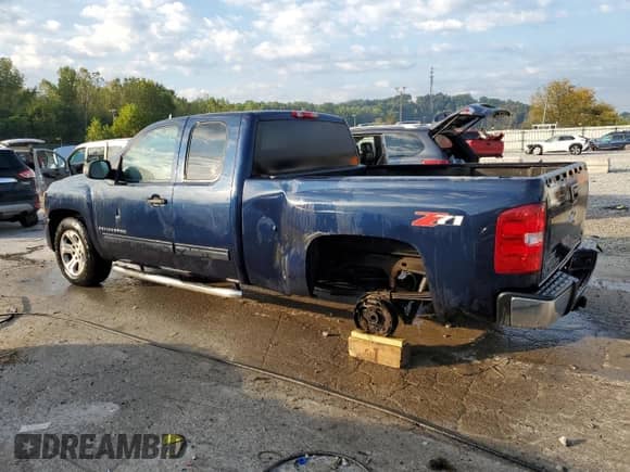 2009 Chevrolet Silverado 1500 LT with VIN 1GCEC29019Z257298, listed as a Copart auction lot 80646875 with 225,324 mi miles and Non repairable. Bid and sale history available at DreamBid. Image 2.
