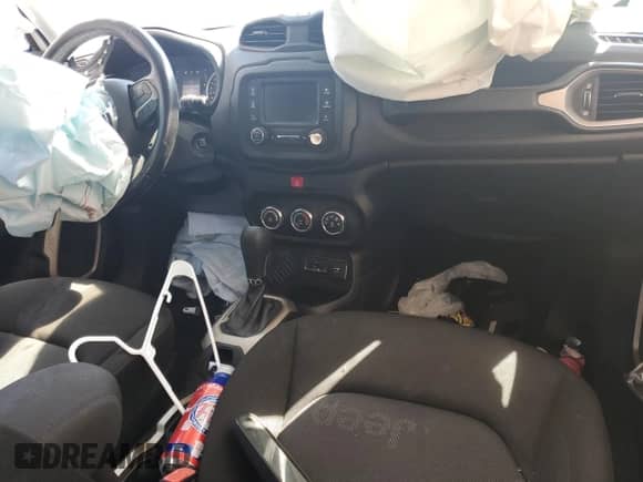 2017 Jeep Renegade Latitude z VIN ZACCJABB2HPF43371, wystawiony jako Copart lot #85837885 z przebiegiem 210 392 mil mil oraz Nie do naprawy • Non repairable. Historia ofert i sprzedaży dostępna na DreamBid. Obrazek 8.