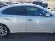 2014 Nissan Maxima SV z VIN 1N4AA5APXEC905450, wystawiony jako IAAI lot #42692323 z przebiegiem 187 955 mil mil oraz . Historia ofert i sprzedaży dostępna na DreamBid. Obrazek 13.