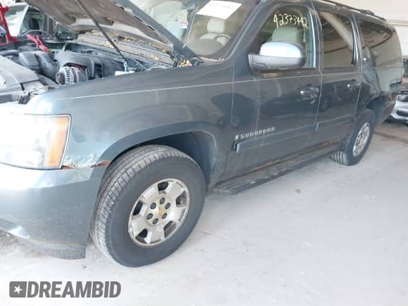 2008 Chevrolet Suburban LTZ z VIN 3GNFK163X8G201124, wystawiony jako IAAI lot #42373442 z przebiegiem 218 847 mil mil oraz . Historia ofert i sprzedaży dostępna na DreamBid. Obrazek 6.