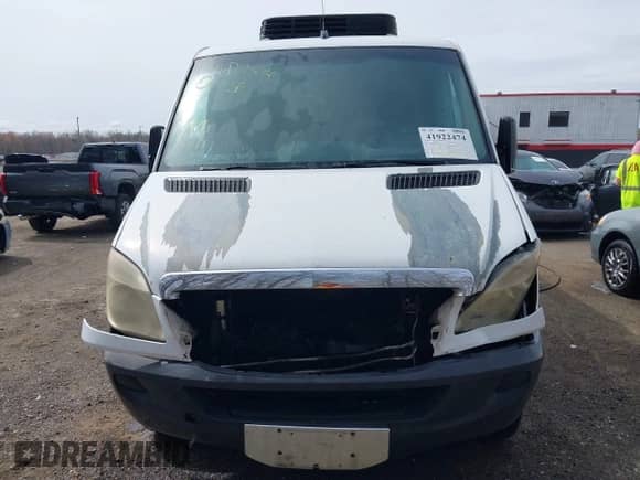 2007 Dodge Sprinter with VIN WD0PE745475201287, listed as a IAAI auction lot 41922474 with 280,976 mi miles and . Bid and sale history available at DreamBid. Image 12.