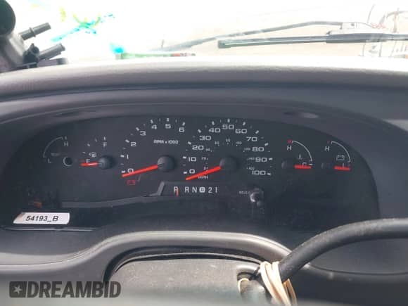 2008 Ford Econoline Cargo Commercial z VIN 1FTNS24W28DB54840, wystawiony jako IAAI lot #41966034 z przebiegiem 85 087 mil mil oraz . Historia ofert i sprzedaży dostępna na DreamBid. Obrazek 7.