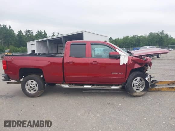 2018 Chevrolet Silverado 2500HD LT с VIN 1GC2KVEG8JZ235359, выставлен на аукционе IAAI как лот 40674239 с пробегом 106 060 миль миль и . История ставок и продаж доступна на DreamBid. Изображение 13.