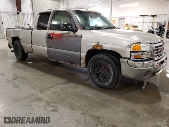 2003 GMC Sierra 1500 SLE with VIN 2GTEC19V831311864, listed as a Copart auction lot 68727625 with 217,919 mi miles and Clean title. Bid and sale history available at DreamBid. Image 4.