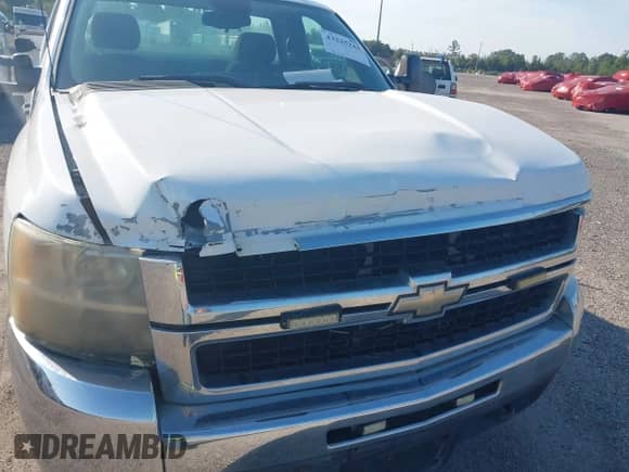 2009 Chevrolet Silverado 2500HD Work Truck z VIN 1GCHC44K19F156748, wystawiony jako IAAI lot #43225243 z przebiegiem 206 341 mil mil oraz . Historia ofert i sprzedaży dostępna na DreamBid. Obrazek 6.