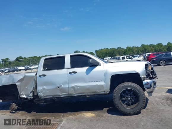 2014 Chevrolet Silverado 1500 LT с VIN 3GCUKREC8EG300472, выставлен на аукционе IAAI как лот 43137914 с пробегом 293 780 миль миль и . История ставок и продаж доступна на DreamBid. Изображение 14.