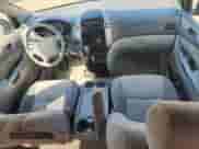 2008 Toyota Sienna LE z VIN 5TDZK23C98S197990, wystawiony jako Copart lot #70178925 z przebiegiem 168 477 mil mil oraz Szkoda całkowita • Salvage title. Historia ofert i sprzedaży dostępna na DreamBid. Obrazek 8.