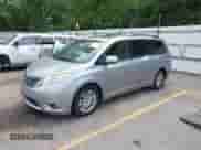 2014 Toyota Sienna XLE с VIN 5TDYK3DC3ES445310, выставлен на аукционе IAAI как лот 42749399 с пробегом 193 206 миль миль и . История ставок и продаж доступна на DreamBid. Изображение 2.