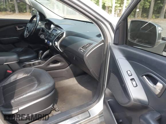 2010 Hyundai Tucson Limited с VIN KM8JU3AC7AU013451, выставлен на аукционе IAAI как лот 42703874 с пробегом 181 365 миль миль и . История ставок и продаж доступна на DreamBid. Изображение 5.