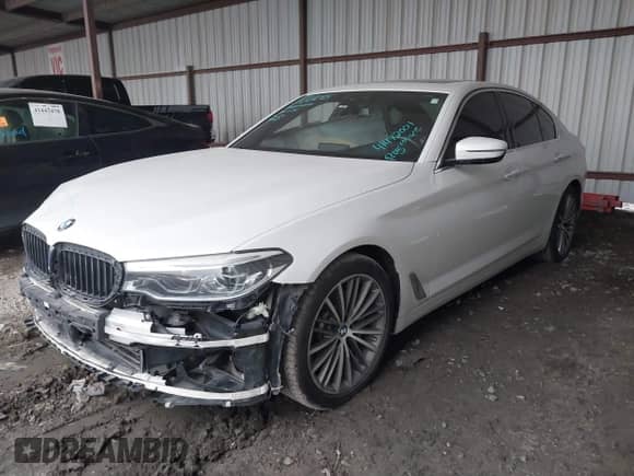 2017 BMW 5 Series 540i с VIN WBAJE5C38HG915249, выставлен на аукционе IAAI как лот 41472001 с пробегом 54 396 миль миль и . История ставок и продаж доступна на DreamBid. Изображение 2.
