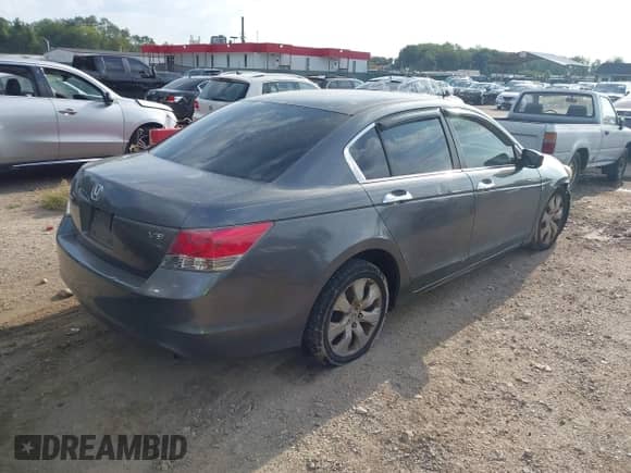 2008 Honda Accord EX z VIN 1HGCP36718A061217, wystawiony jako IAAI lot #43278101 z przebiegiem 189 926 mil mil oraz . Historia ofert i sprzedaży dostępna na DreamBid. Obrazek 4.