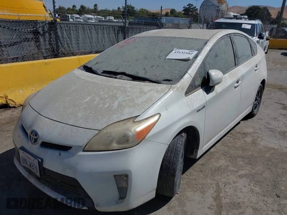 2012 Toyota Prius One with VIN JTDKN3DU9C1577908, listed as a IAAI auction lot 43132102 with 237,577 mi miles and . Bid and sale history available at DreamBid. Image 6.