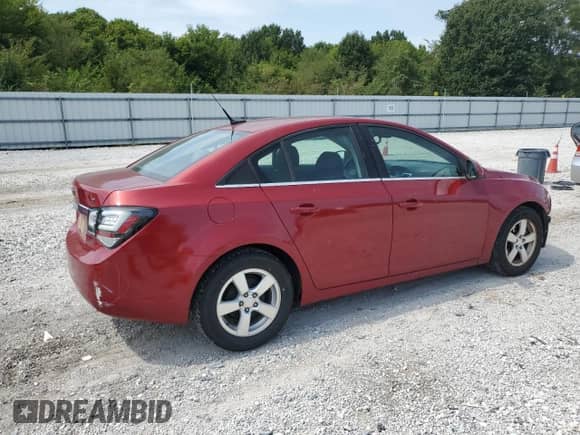 2013 Chevrolet Cruze 1LT z VIN 1G1PC5SB2D7195512, wystawiony jako Copart lot #71635505 z przebiegiem 123 655 mil mil oraz Szkoda całkowita • Salvage title. Historia ofert i sprzedaży dostępna na DreamBid. Obrazek 3.