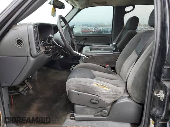2004 Chevrolet Silverado 2500HD LS z VIN 1GCHC23U84F174650, wystawiony jako Copart lot #80782064 z przebiegiem 189 820 mil mil oraz Szkoda całkowita • Salvage title. Historia ofert i sprzedaży dostępna na DreamBid. Obrazek 7.