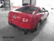 2010 Ford Mustang V6 z VIN 1ZVBP8AN6A5136499, wystawiony jako IAAI lot #41162323 z przebiegiem 107 048 mil mil oraz . Historia ofert i sprzedaży dostępna na DreamBid. Obrazek 4.