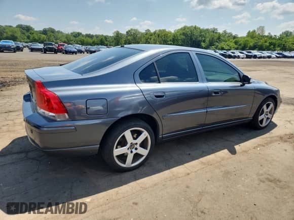 2007 Volvo S60 2.5L Turbo с VIN YV1RH592172610581, выставлен на аукционе Copart как лот 66708965 с пробегом 162 156 миль миль и Списание • Salvage title. История ставок и продаж доступна на DreamBid. Изображение 3.