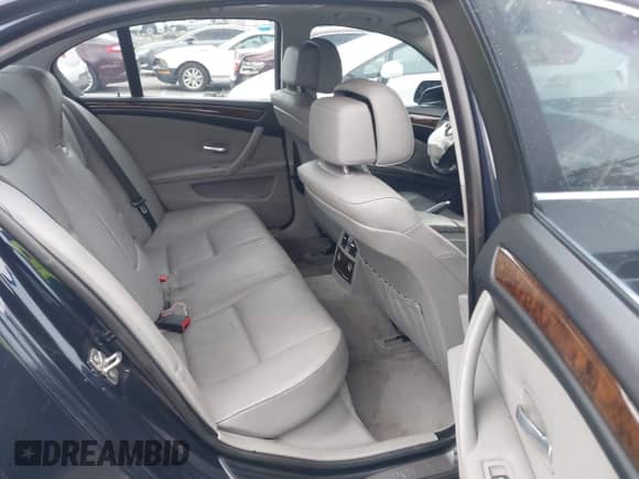 2010 BMW 5 Series 535i с VIN WBANW1C58AC165647, выставлен на аукционе IAAI как лот 41741427 с пробегом 150 364 миль миль и . История ставок и продаж доступна на DreamBid. Изображение 8.