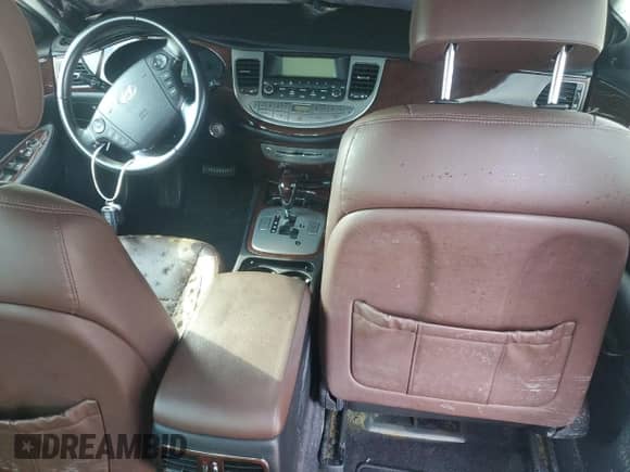 2010 Hyundai Genesis z VIN KMHGC4DE6AU096967, wystawiony jako Copart lot #74145044 z przebiegiem Nie podano mil oraz Nie do naprawy • Non repairable. Historia ofert i sprzedaży dostępna na DreamBid. Obrazek 8.