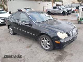 2002 Mercedes-Benz C 230/260/280/320 с VIN WDBRF61J22F215314, выставлен на аукционе IAAI как лот 43432378 с пробегом 211 536 миль миль и . История ставок и продаж доступна на DreamBid. Изображение 1.