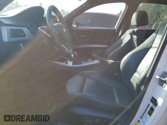 2009 BMW 3 Series 328i с VIN WBAPH53589A448891, выставлен на аукционе Copart как лот 85199395 с пробегом 110 525 миль миль и Списание • Salvage title. История ставок и продаж доступна на DreamBid. Изображение 7.