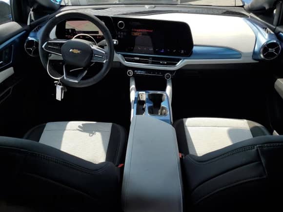 2025 Chevrolet Equinox EV LT z VIN 3GN7DLRP7SS125830, wystawiony jako Copart lot #58748935 z przebiegiem 3 394 mil mil oraz Szkoda całkowita • Salvage title. Historia ofert i sprzedaży dostępna na DreamBid. Obrazek 8.