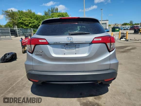 2020 Honda HR-V LX with VIN 3CZRU5H36LM705663, listed as a Copart auction lot 68916565 with 94,415 mi miles and Salvage title. Bid and sale history available at DreamBid. Image 6.