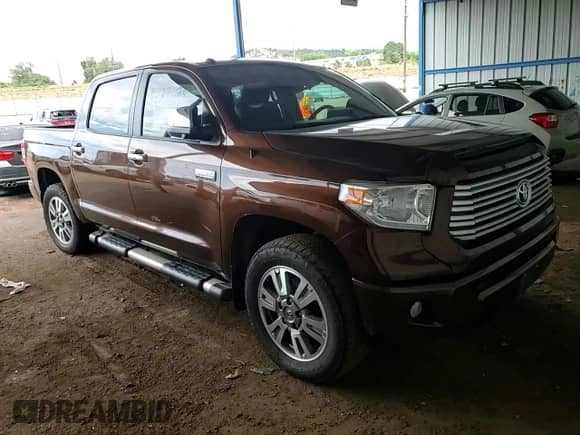 2017 Toyota Tundra Platinum с VIN 5TFAW5F11HX651690, выставлен на аукционе Copart как лот 69562075 с пробегом 67 829 миль миль и Списание • Salvage title. История ставок и продаж доступна на DreamBid. Изображение 13.