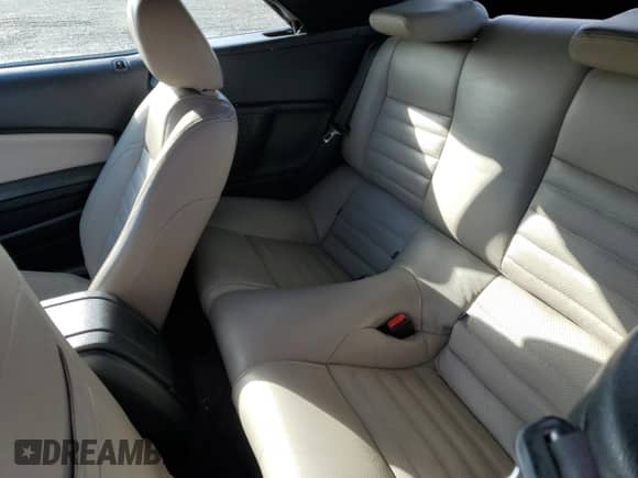 2012 Ford Mustang V6 z VIN 1ZVBP8EM9C5216920, wystawiony jako Copart lot #87427035 z przebiegiem 97 539 mil mil oraz Szkoda całkowita • Salvage title. Historia ofert i sprzedaży dostępna na DreamBid. Obrazek 10.