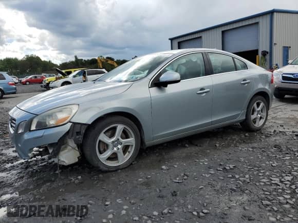 2013 Volvo S60 T5 с VIN YV1612FH6D2205049, выставлен на аукционе Copart как лот 70537645 с пробегом 48 649 миль миль и Списание • Salvage title. История ставок и продаж доступна на DreamBid. Изображение 1.