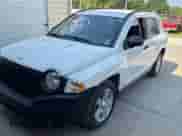 2007 Jeep Compass Sport with VIN 1J8FT47W27D370008, listed as a Copart auction lot 68281255 with 109,027 mi miles and Clean title. Bid and sale history available at DreamBid. Image 2.