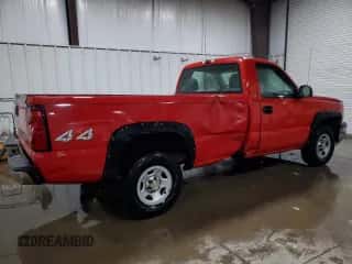 2004 Chevrolet Silverado 1500 Work Truck z VIN 1GCEK14X34Z180458, wystawiony jako Copart lot #90074075 z przebiegiem 83 337 mil mil oraz Szkoda całkowita • Salvage title. Historia ofert i sprzedaży dostępna na DreamBid. Obrazek 3.